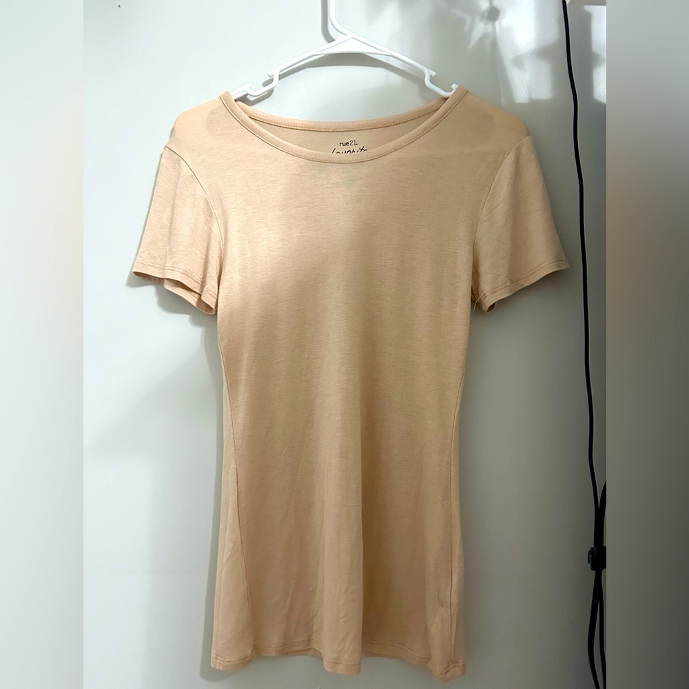 Rue 21 favorite crew neck tee